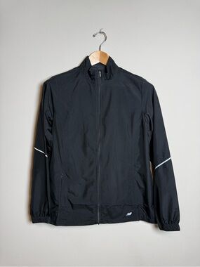 New Balance | Lightweight Running Windbreaker Full Zip | Jacket | Black | Size M